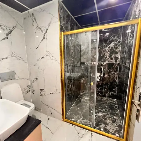 Lahza Apart Lägenhetshotell 3*