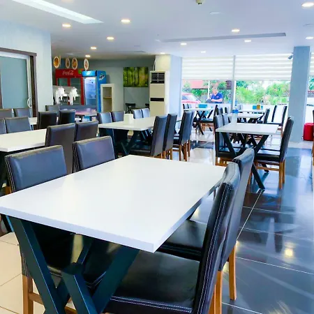 Lahza Apart 아파트호텔 트라존