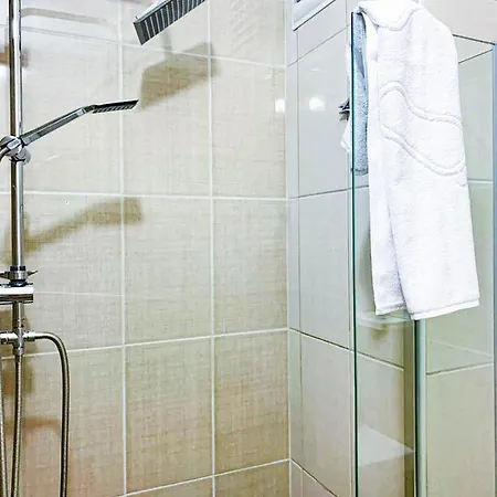 Lahza Apart 아파트호텔 트라존