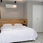Aparthotel Lahza Apart 3*